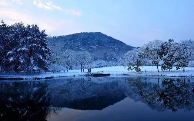 昔我往矣，杨柳依依，今我来思，雨雪霏霏